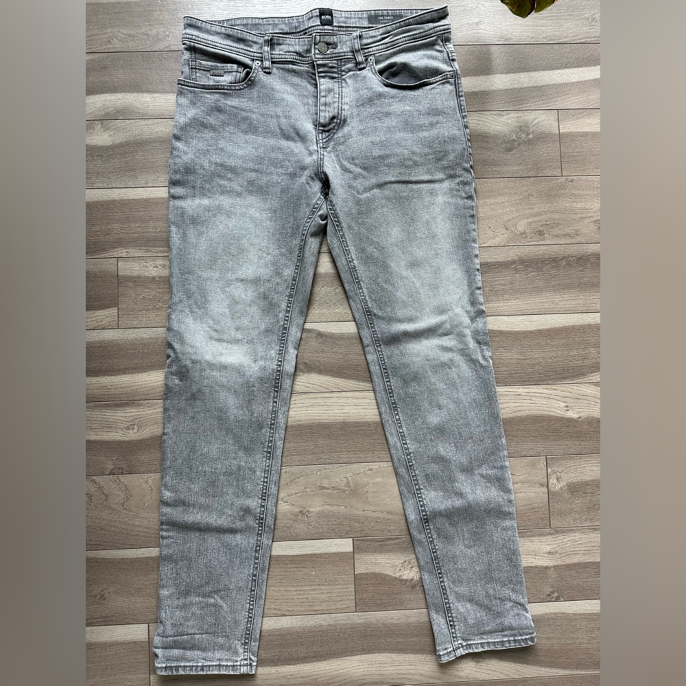 Hugo Boss gray taber fit men’s jeans